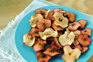 Можно ли высушить яблоки на зиму в микроволновой печи?